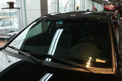 武汉东湖开发区汽车玻璃贴膜常识 全面解析玻璃贴膜的选择与注意事项