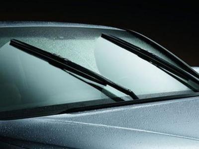汽车玻璃刮不干净的原因及解决方法