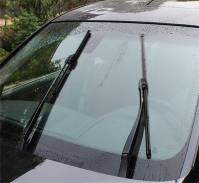 汽车玻璃清洗与清洁技巧