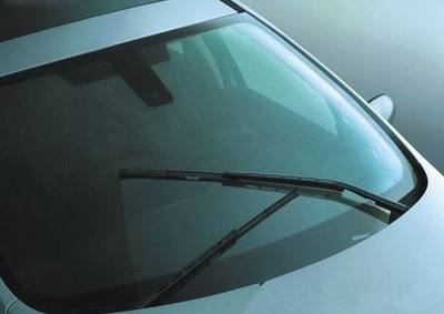 汽车玻璃如何保养？进来教你几招，让视野清晰更安全